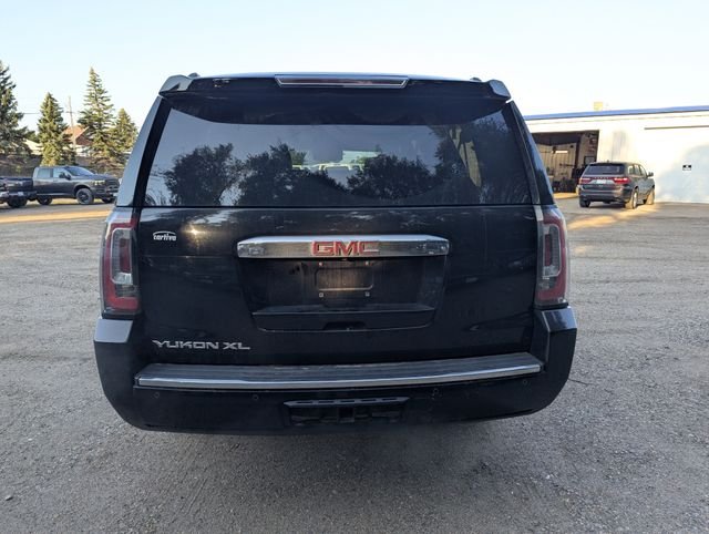 Used 2016  GMC Denali image 19
