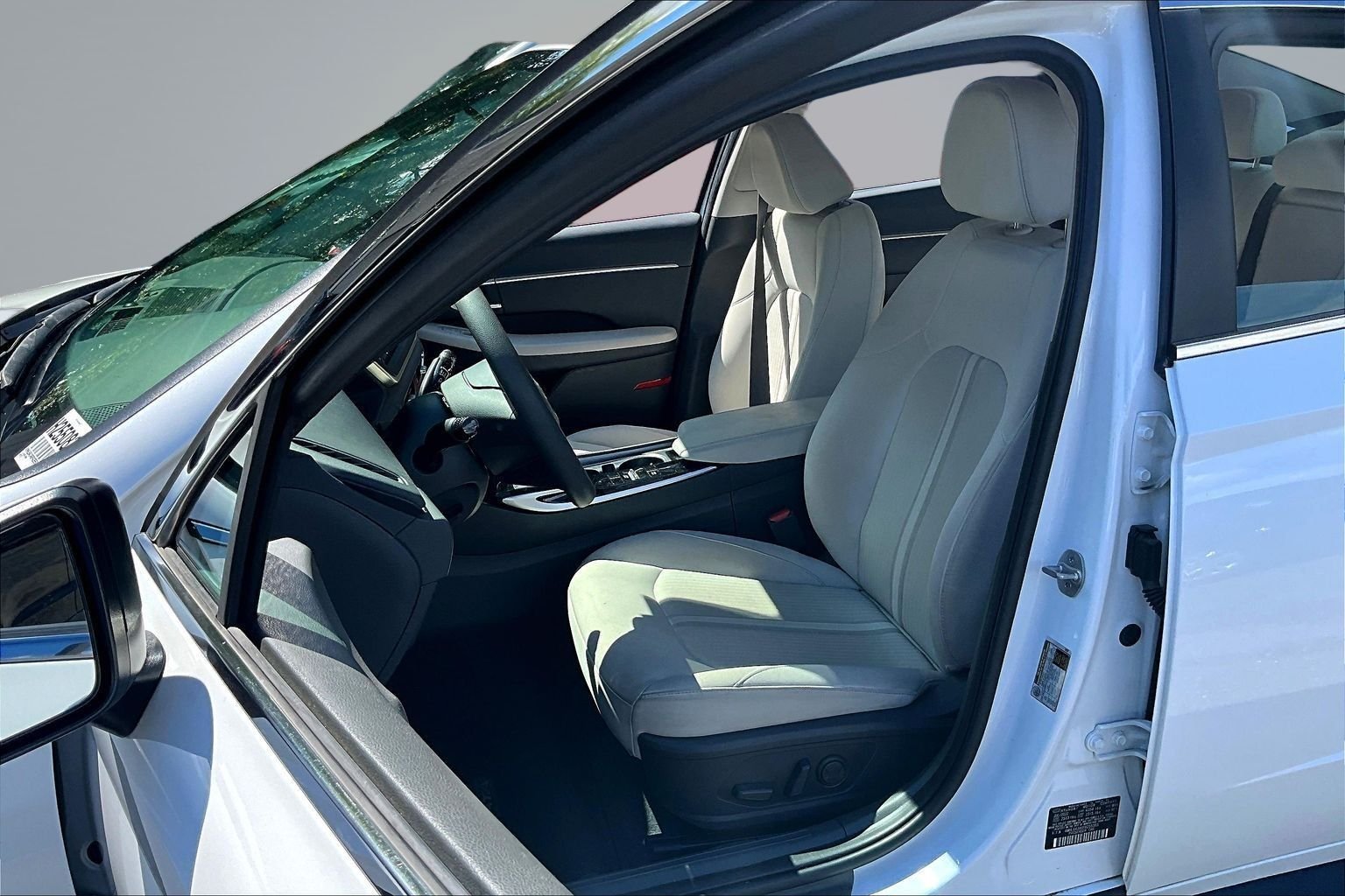 Used 2023 White Hyundai SEL image 20