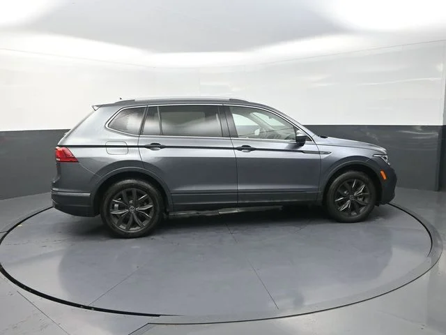 Used 2024  Volkswagen 2.0T SE image 9