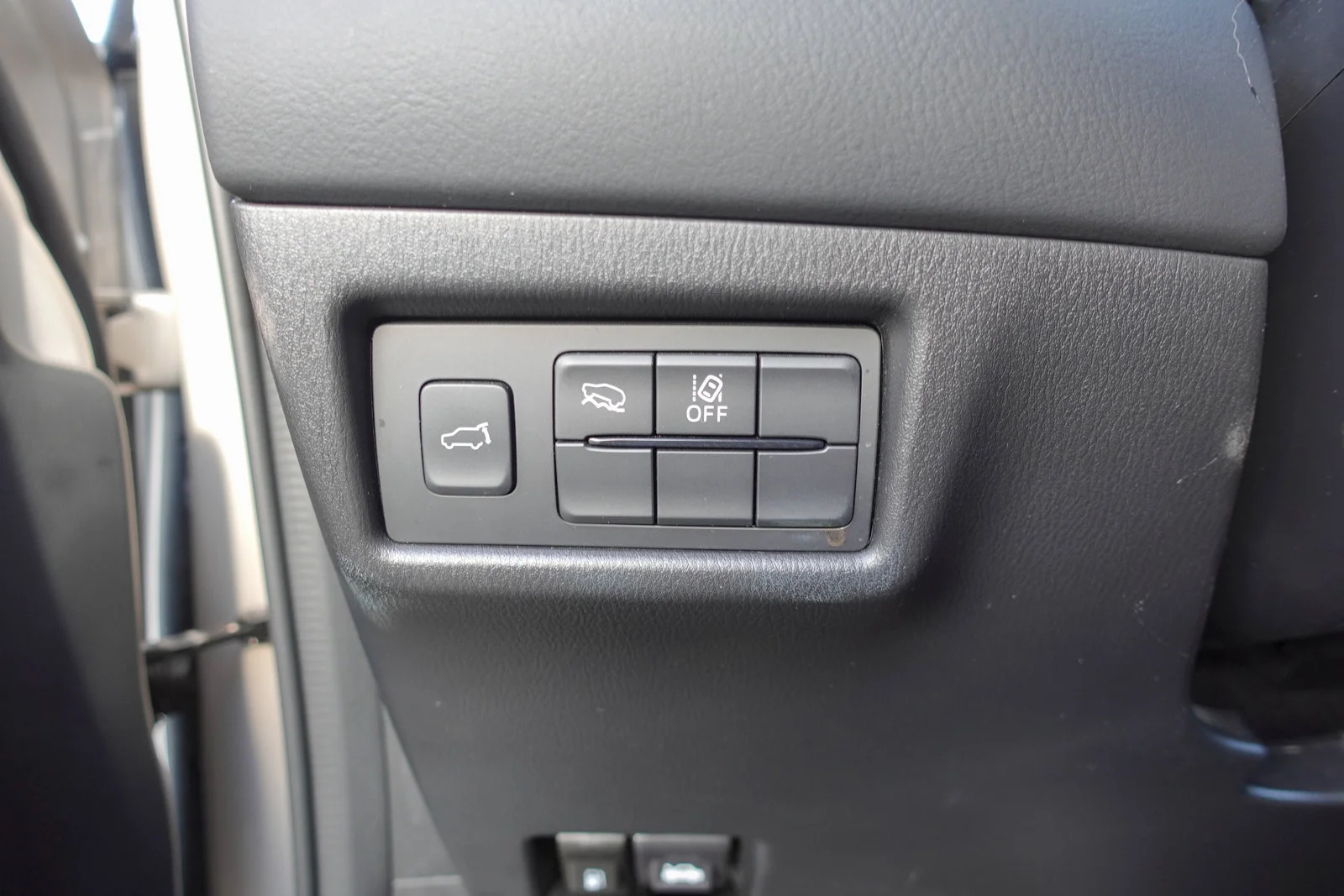 Certified Used 2025 Platinum Quartz Metallic Mazda 2.5 S Preferred Package image 18