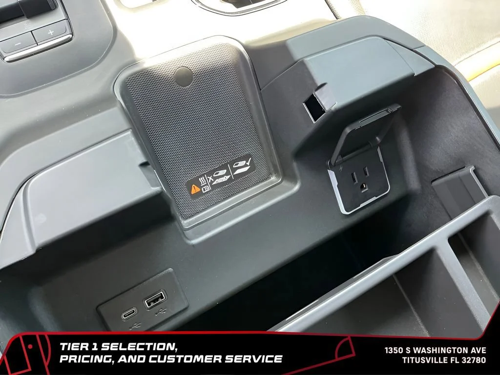 Used 2024 Sterling Metallic GMC AT4 image 40