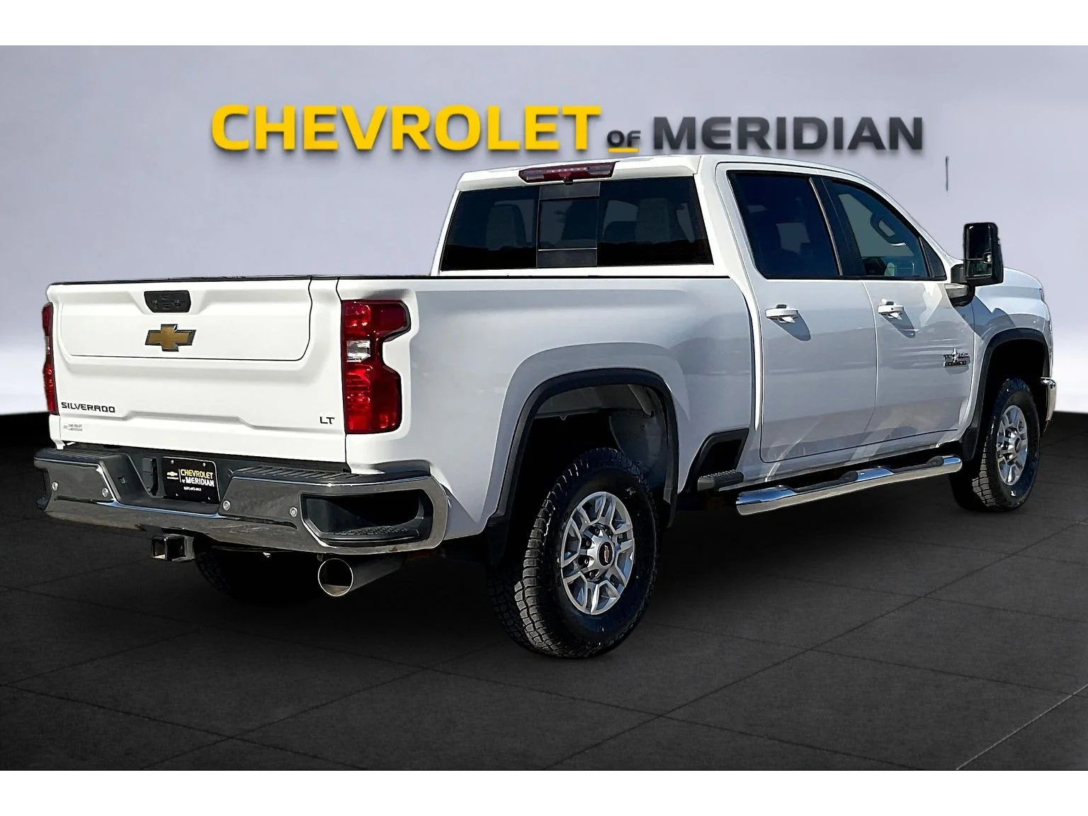 Used 2024 Summit White Chevrolet LT image 10
