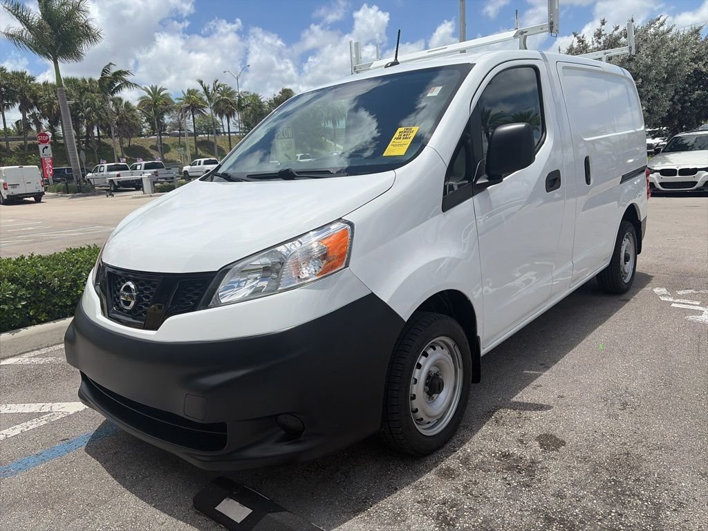 2021 Nissan NV200 S's photo