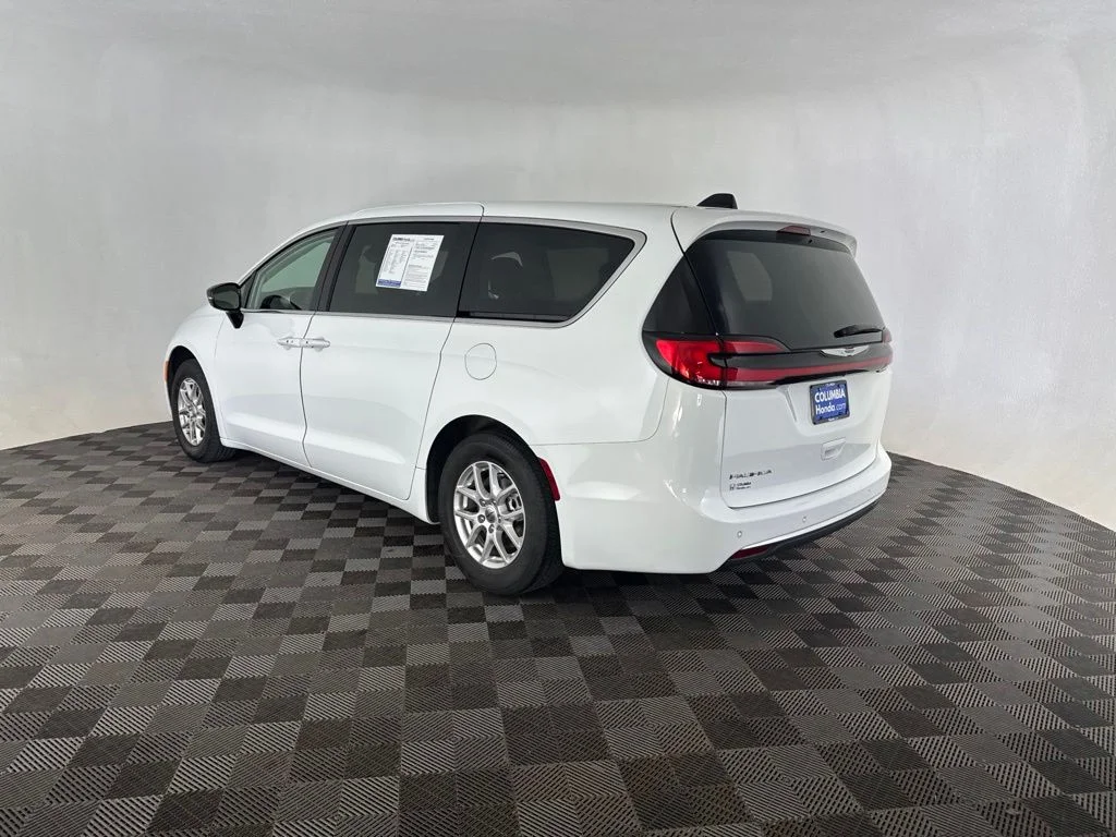 Used 2024 White Chrysler Touring L image 7