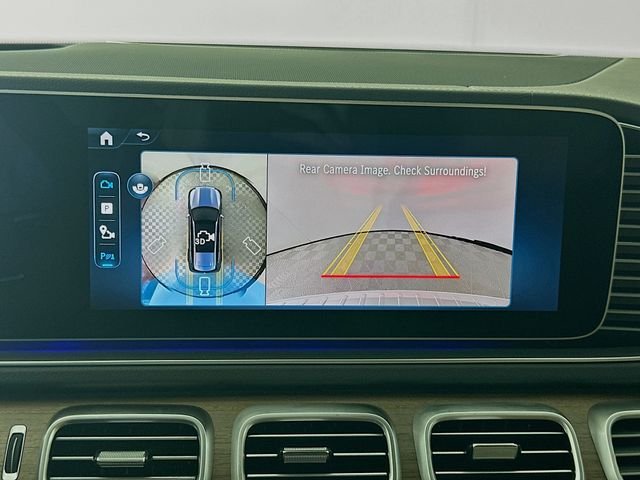 New 2026 MANUFAKTUR Moonlight White Metallic Mercedes-Benz GLS 580 image 14