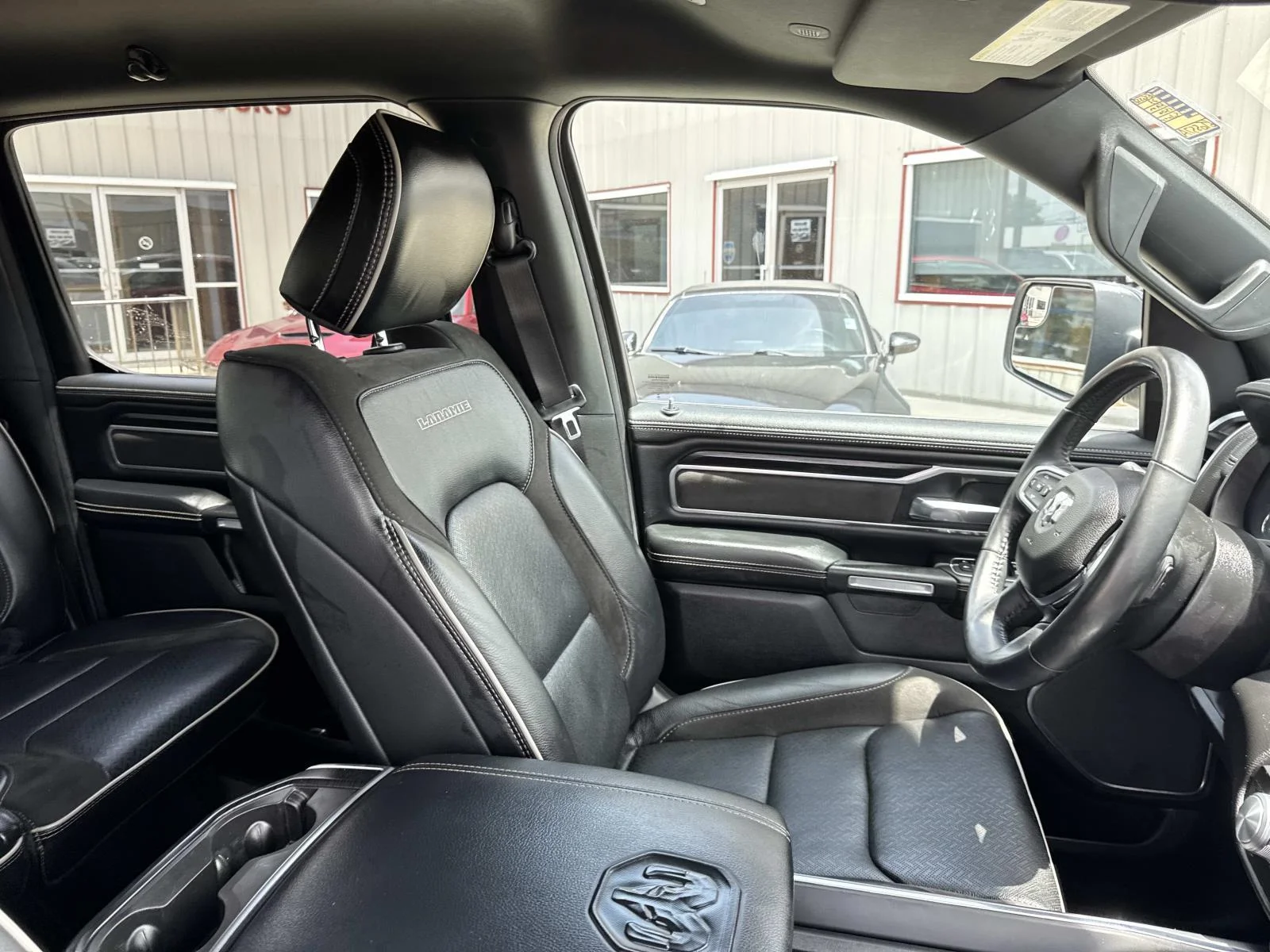 Used 2023 Billet Silver Metallic Clearcoat Ram Laramie image 10