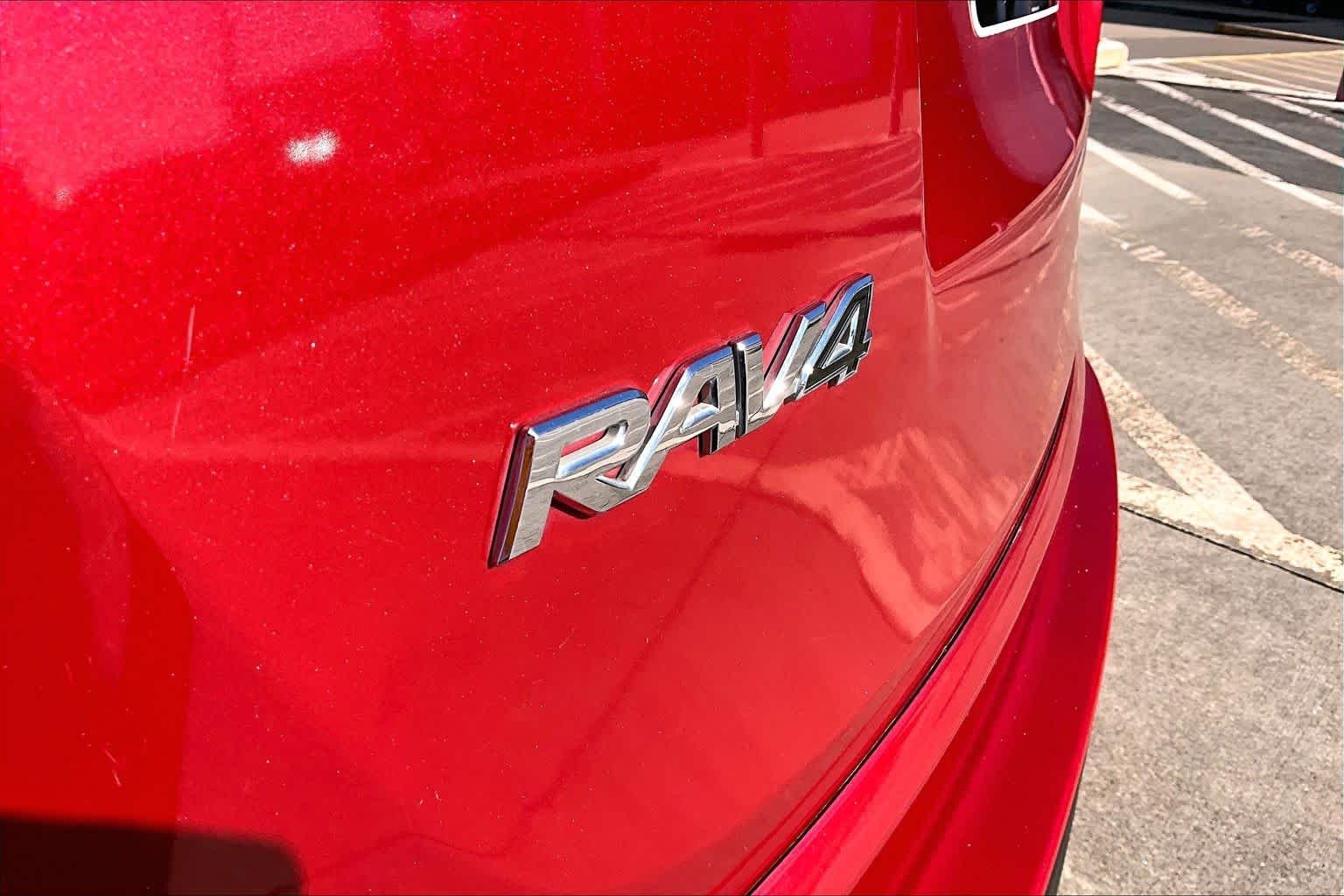 Used 2017 Barcelona Red Metallic Toyota LE image 31