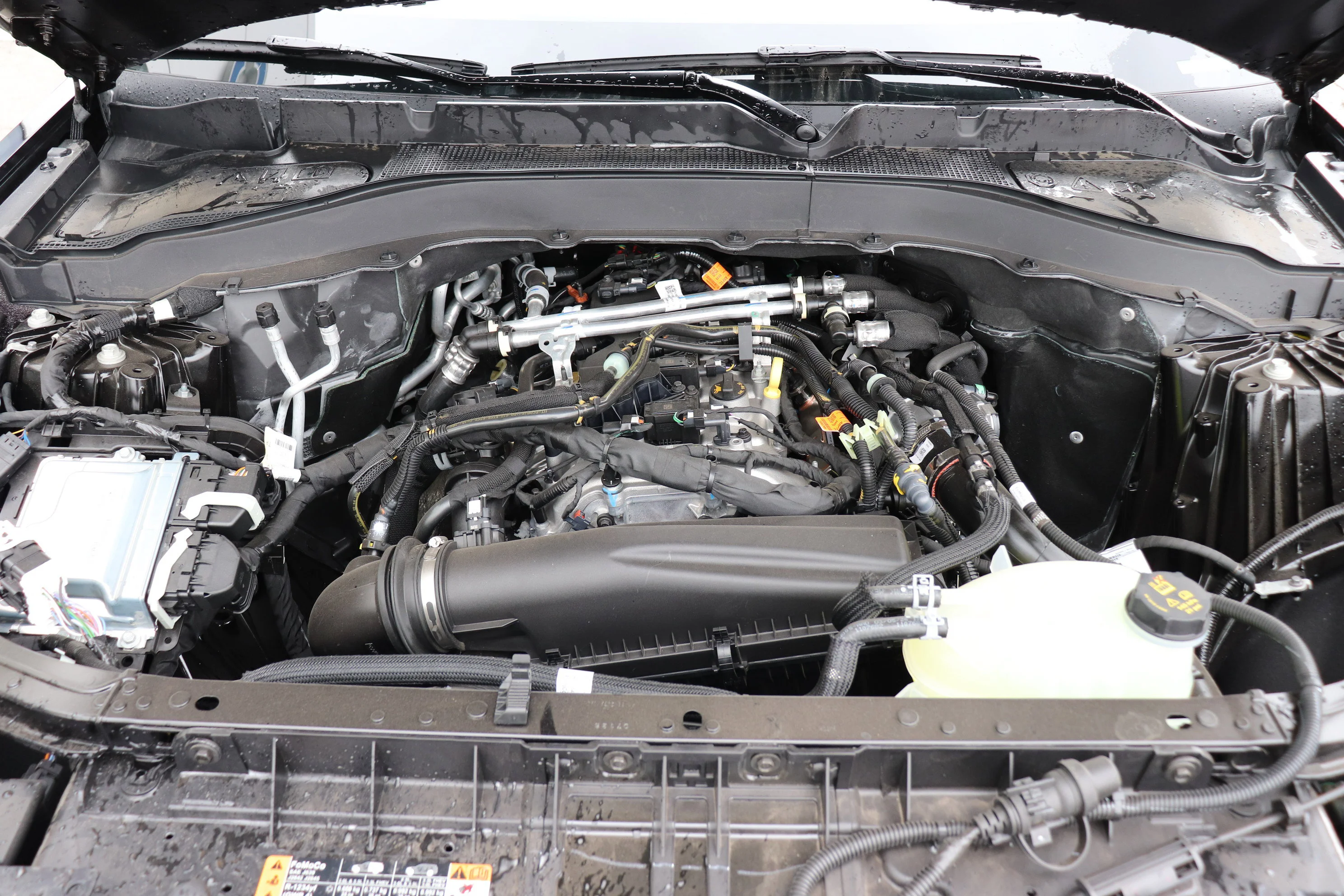 New 2026 AGATE BLACK Ford Active w/200A Pkg image 8