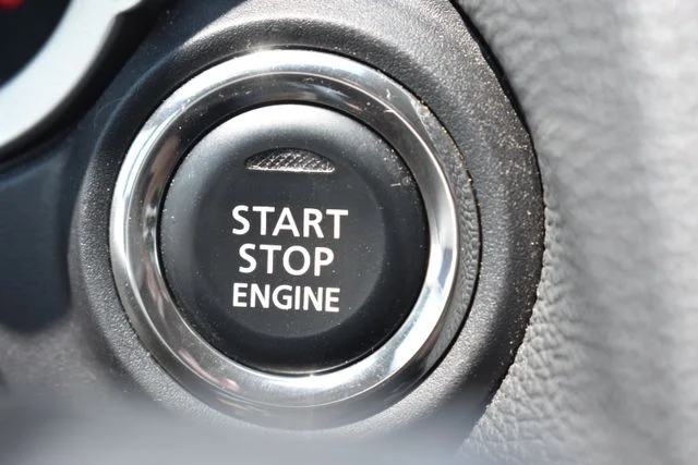 Used 2025 Silver Mitsubishi SEL image 25