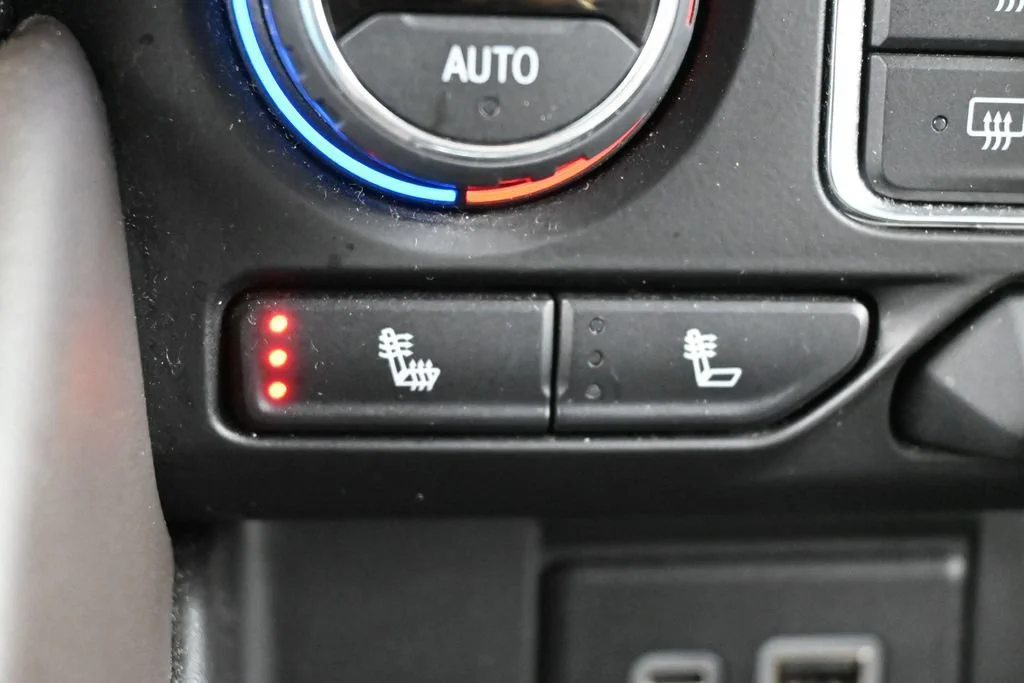 Used 2024 Summit White Chevrolet LT image 12
