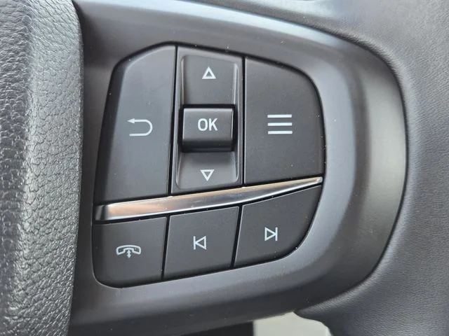 New 2025 Oxford White Ford XLT image 20