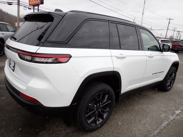 New 2025 Bright White Clear-Coat Exterior Paint Jeep Limited image 7