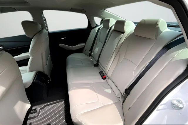 New 2026 Platinum White Pearl Honda EX-L Hybrid image 22