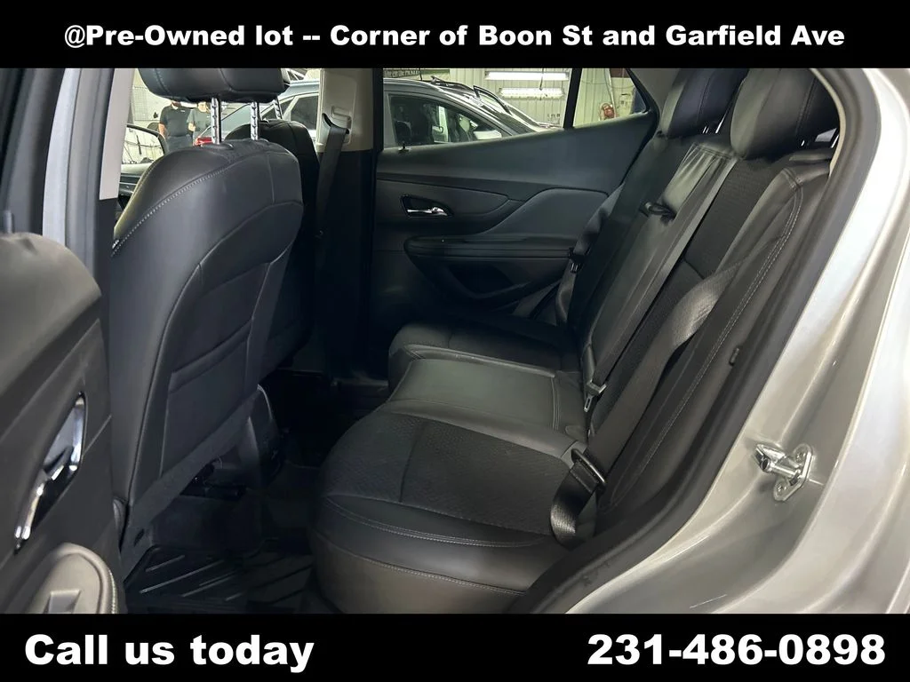 Used 2022 Silver Buick Preferred image 21