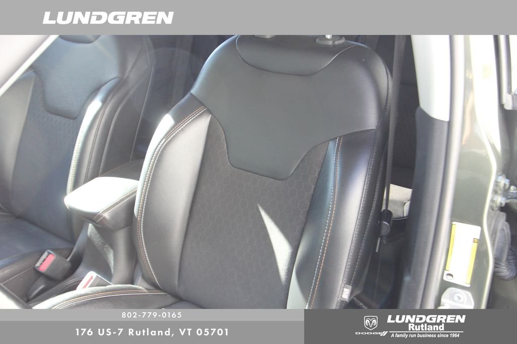 Used 2020 Green Jeep Latitude image 13