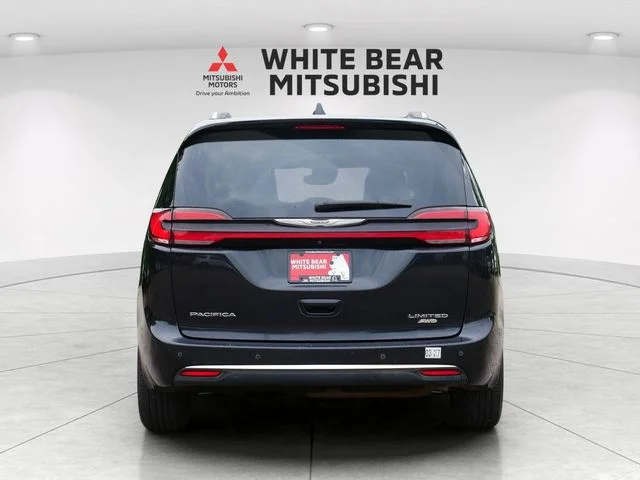 Used 2021 Brilliant Black Crystal Pearlcoat Chrysler Limited image 6