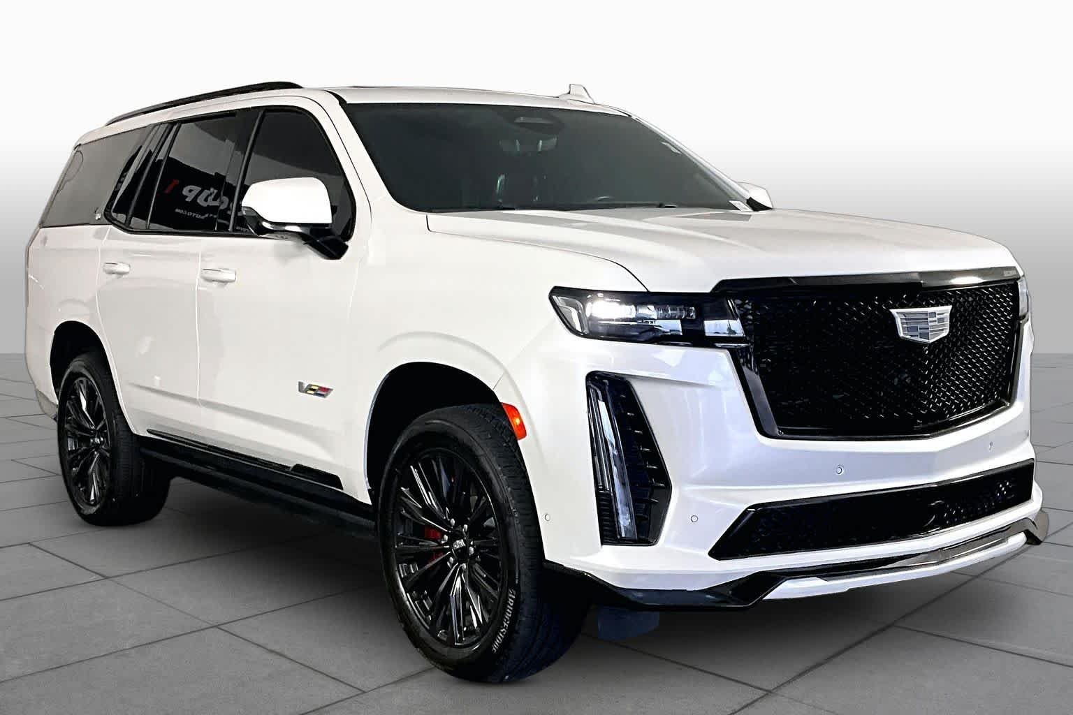 Used 2024 Crystal White Tricoat Cadillac AWD V-Series image 3