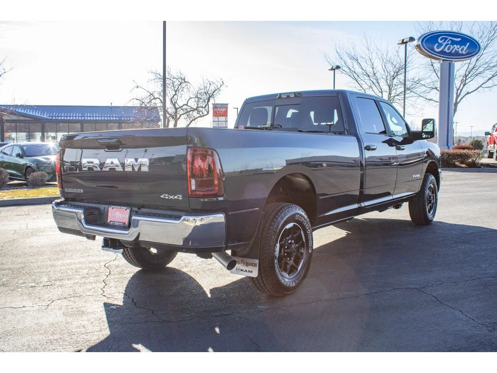 2026 RAM 3500 Laramie - Photo 7