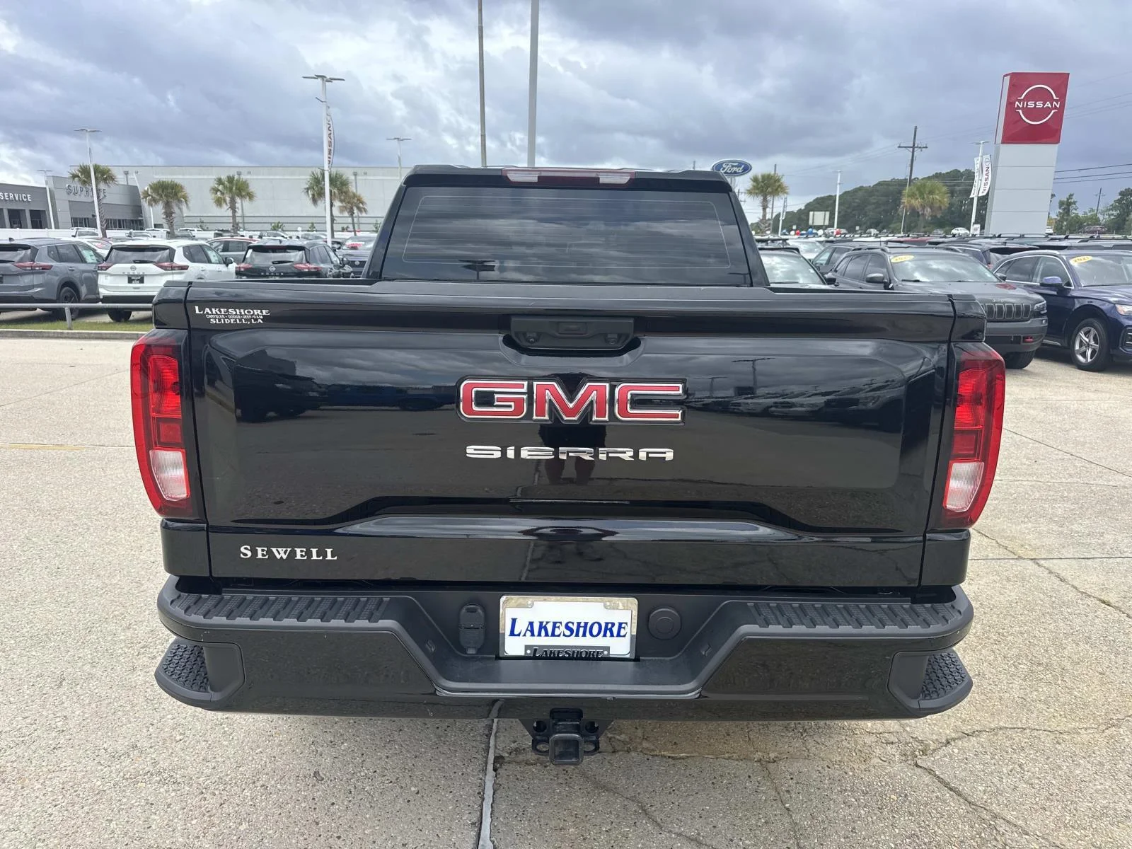 Used 2024 Onyx Black GMC 4WD Crew Cab 147 Pro image 6