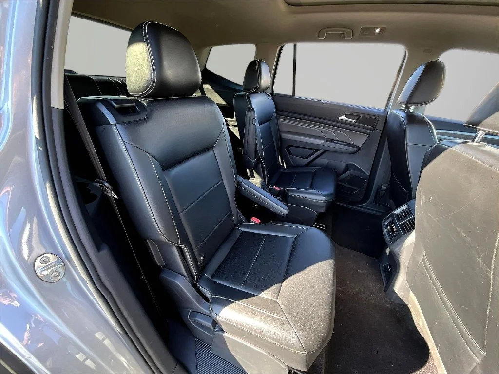 Used 2021 Silver Volkswagen SEL image 28