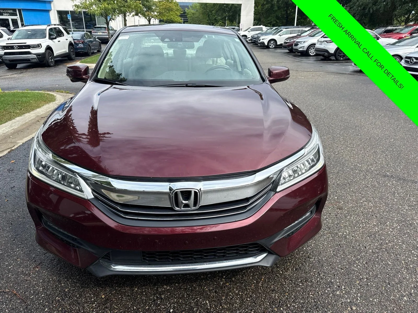 Used 2016 Basque Red Pearl II Honda Touring image 2
