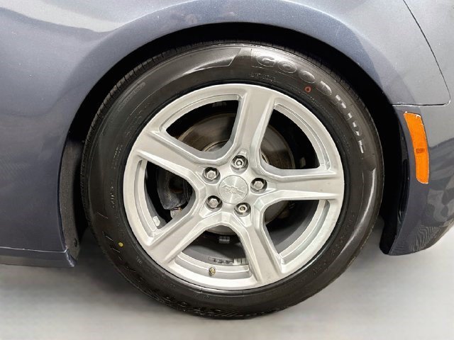 Used 2020 Shadow Gray Metallic Chevrolet 1LT image 26
