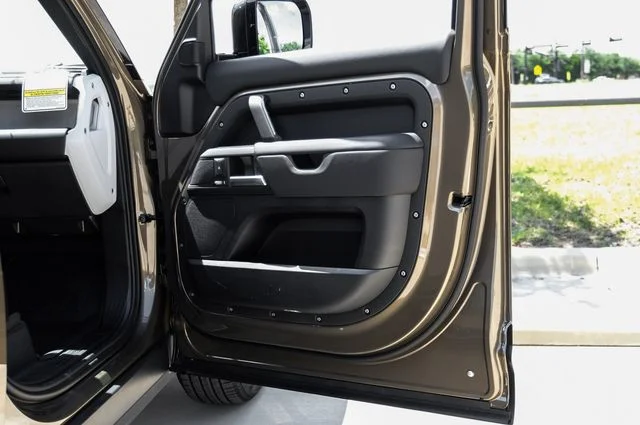New 2026  Land Rover X-Dynamic SE image 53
