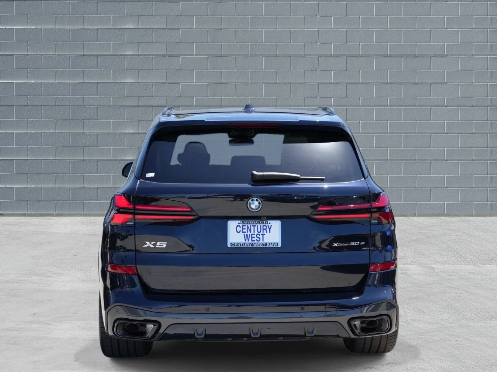 New 2026 Carbon Black Metallic BMW xDrive50e image 4