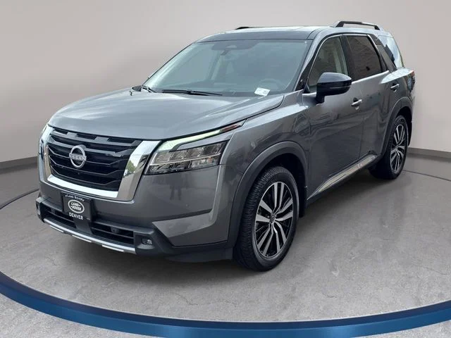 2024 Nissan Pathfinder Platinum 4WD's photo