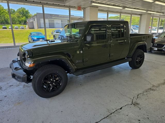 Used 2022 Green Jeep Sport image 2