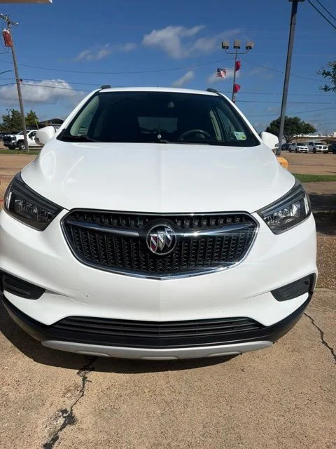 Used 2019 White Buick Preferred image 2