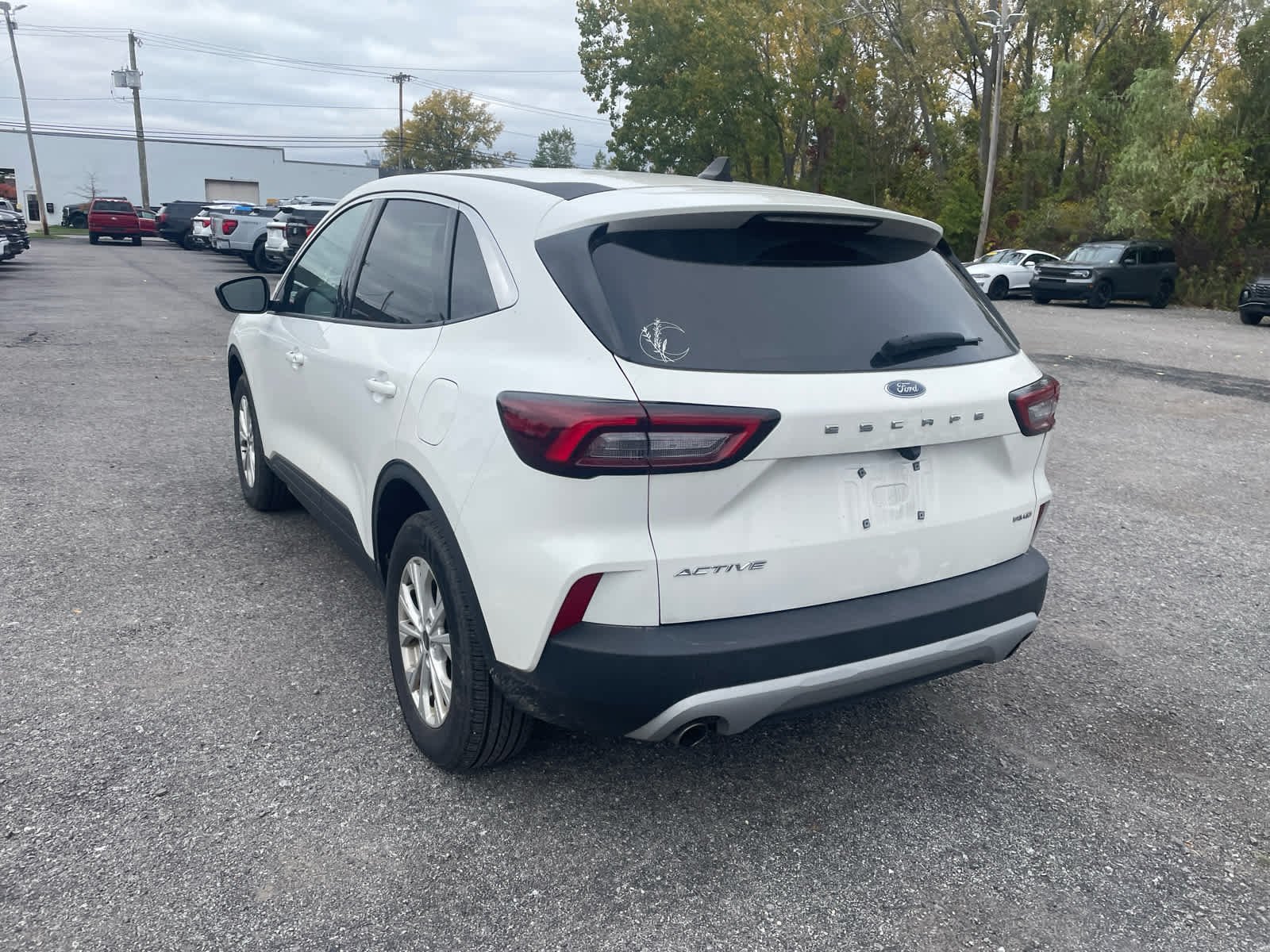 Used 2023 Star White Metallic Tri-Coat Ford Active image 4