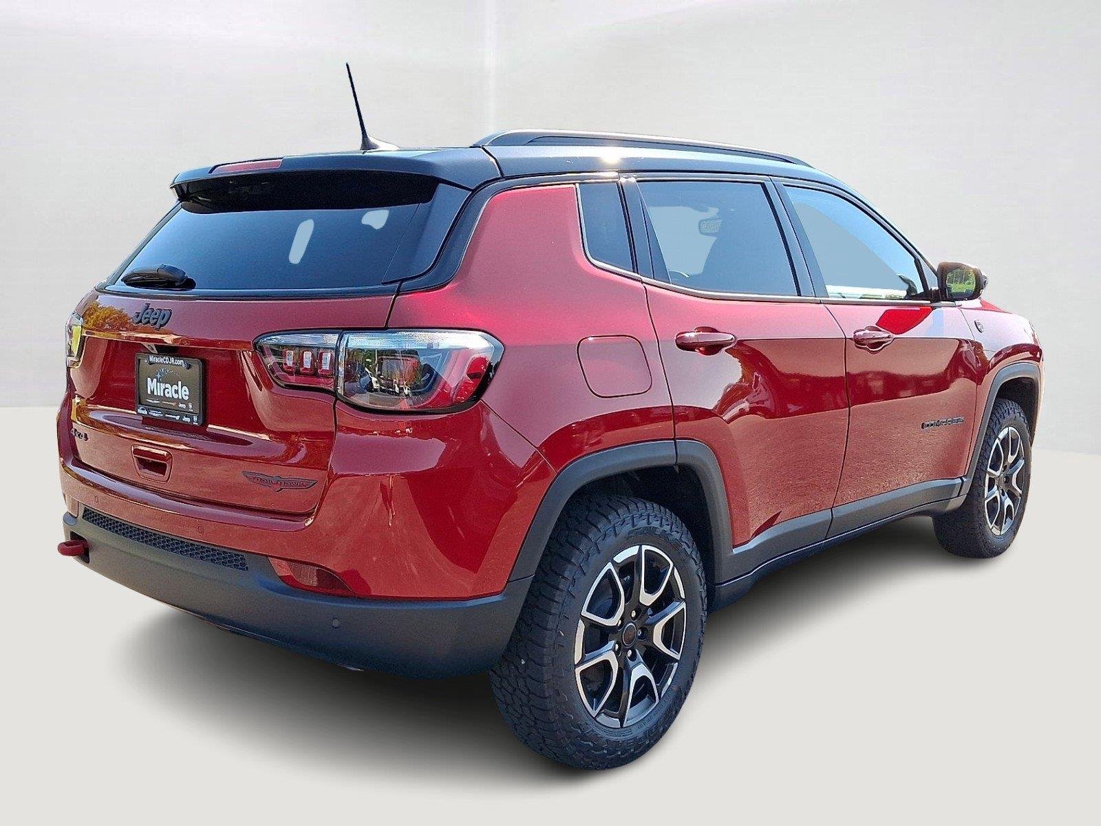 New 2026 Red Hot Pearl-Coat Exterior Paint Jeep Trailhawk image 3