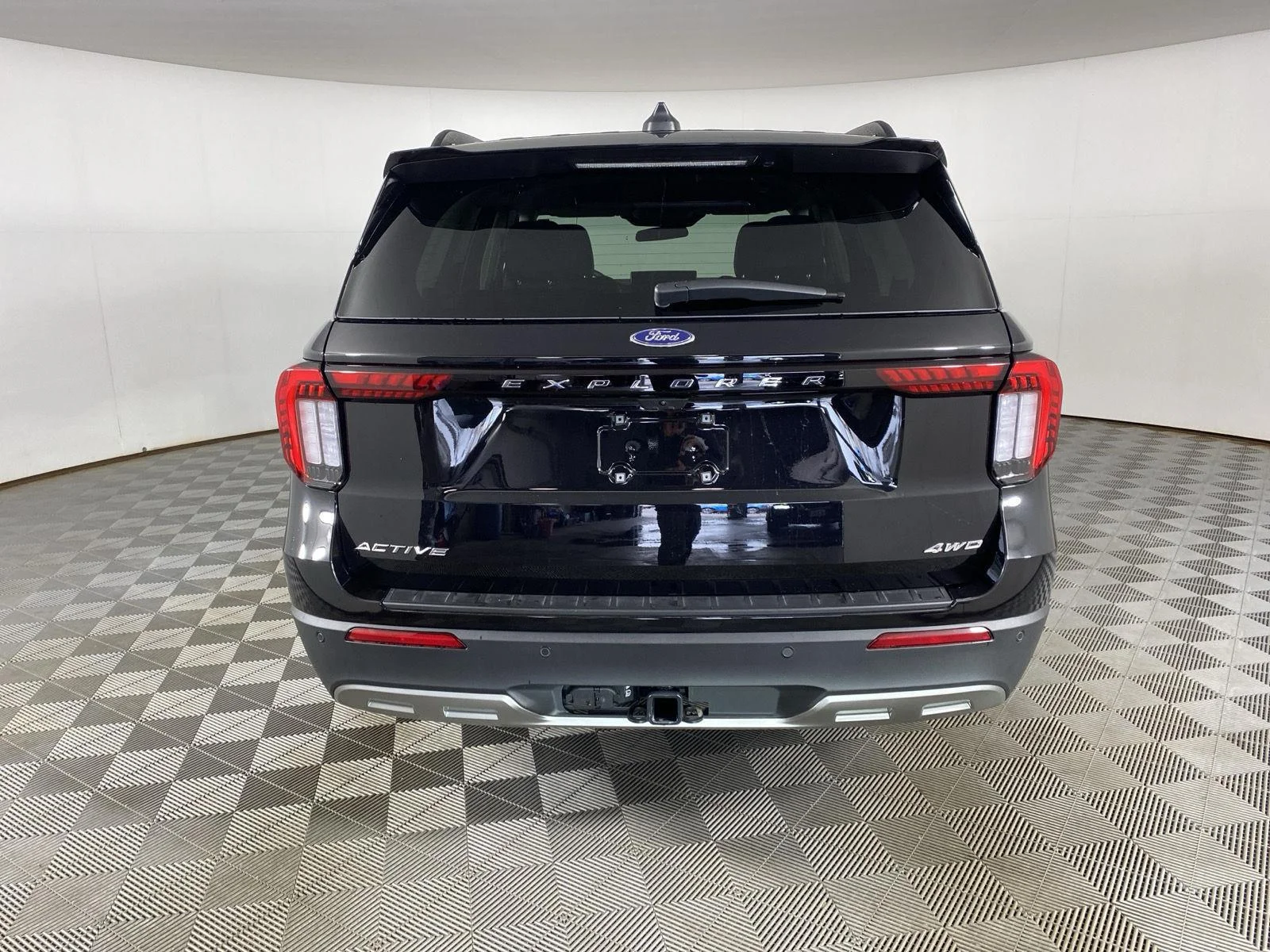 Used 2026 Agate Black Ford Active image 6