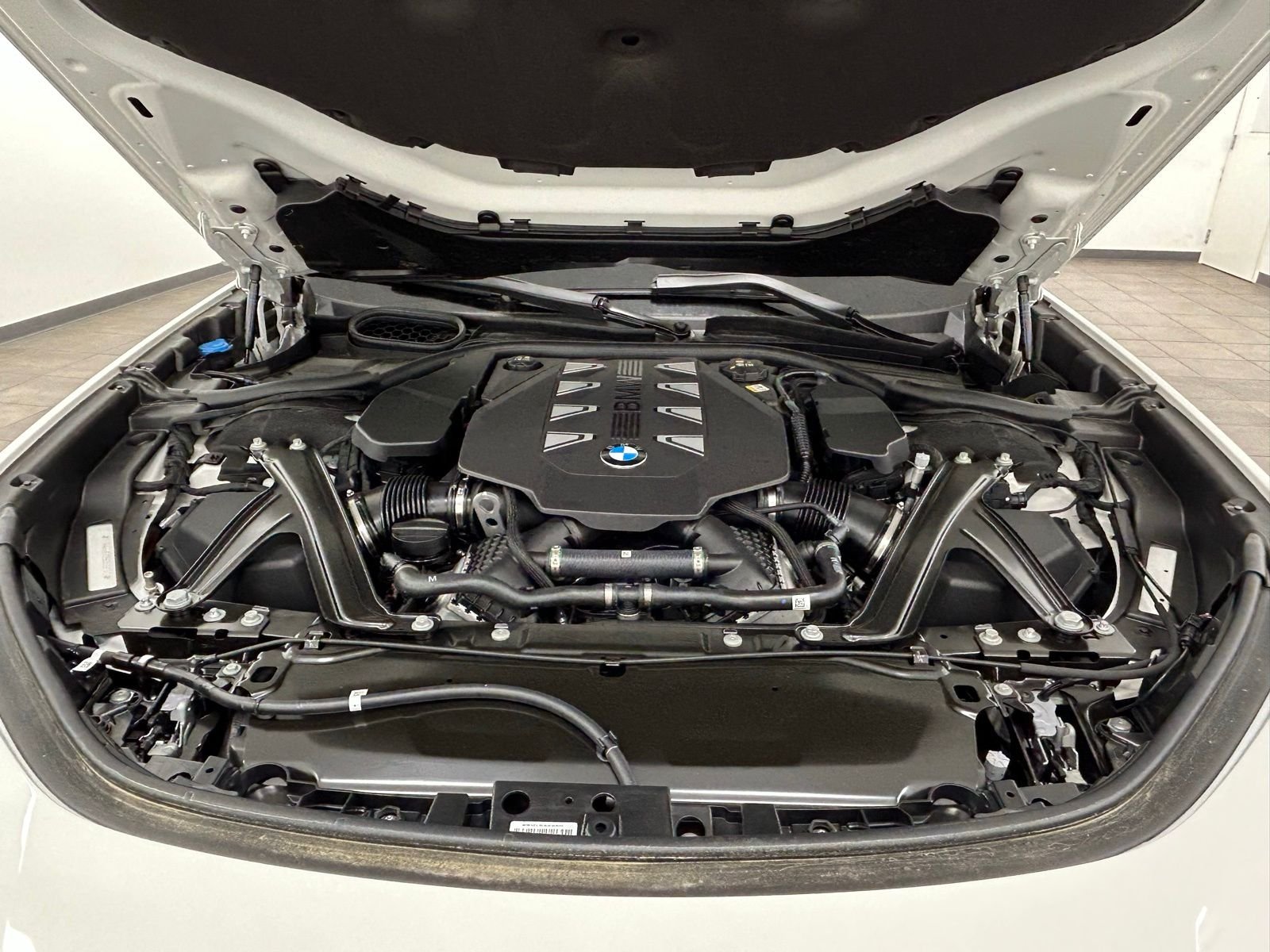 2025 BMW 7 Series 760i - Photo 43