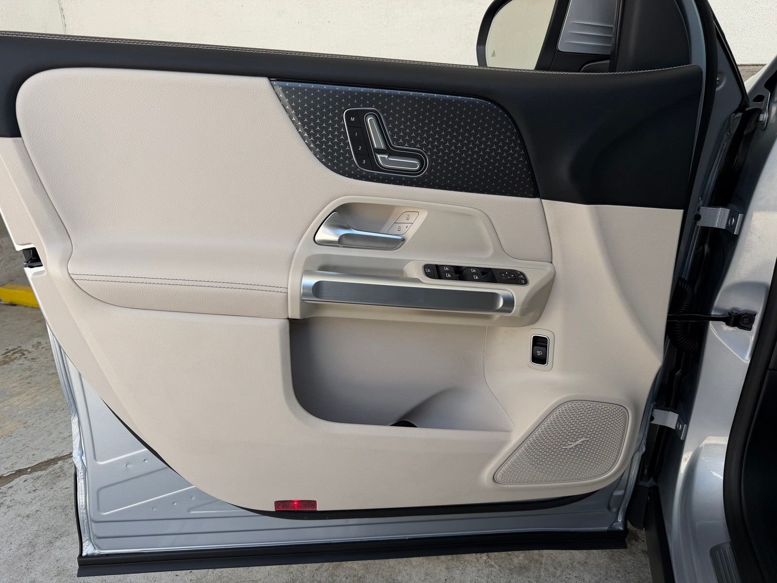 New 2026 Cirrus Silver Metallic Mercedes-Benz GLB 250 image 17