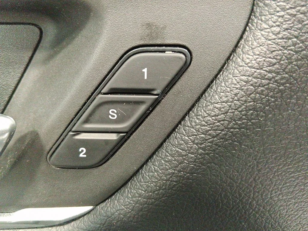 Used 2021 Black Ram Laramie image 19