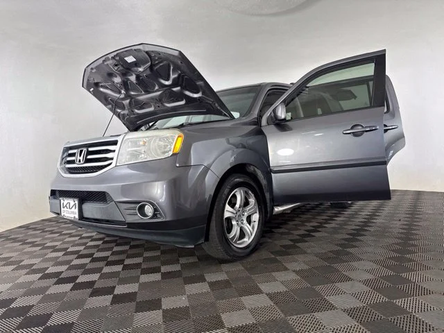 Used 2015 Gray Honda EX-L image 20