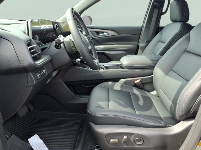 New 2027 Mosaic Black Metallic Chevrolet LT image 17