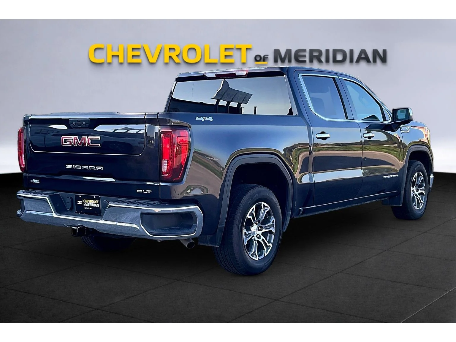 Used 2025 Titanium Rush Metallic GMC SLT image 10