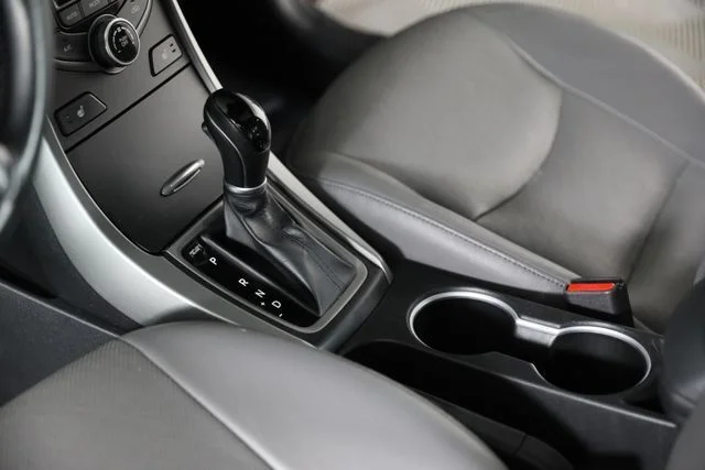 Used 2014 Red Hyundai Limited image 15