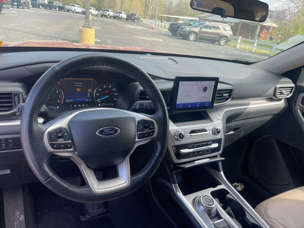 Used 2023 Red Ford XLT image 19