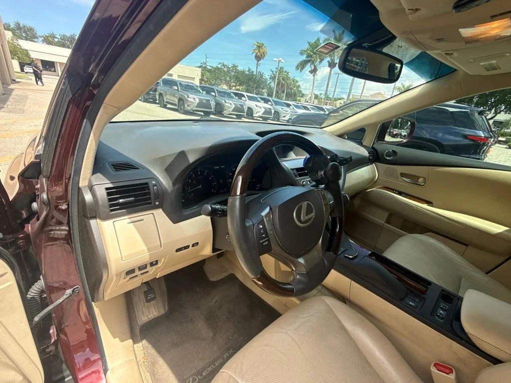 Used 2015  Lexus 350 image 16