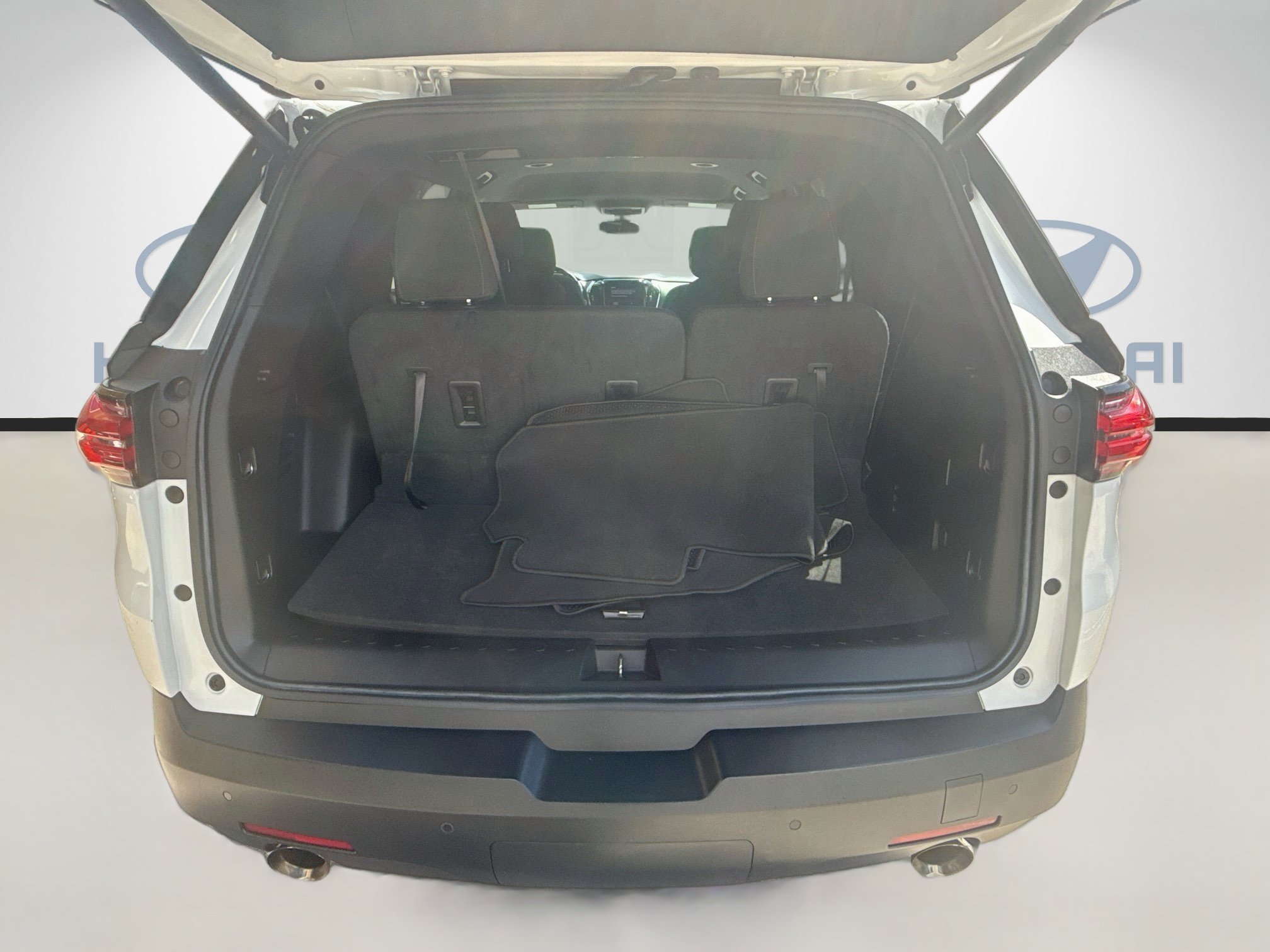 Used 2022 Summit White Chevrolet LT Cloth image 24
