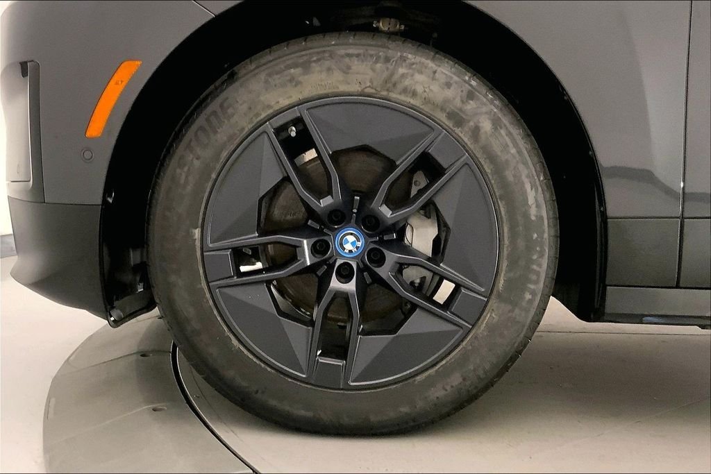 Used 2024 Dark Graphite Metallic BMW  image 8