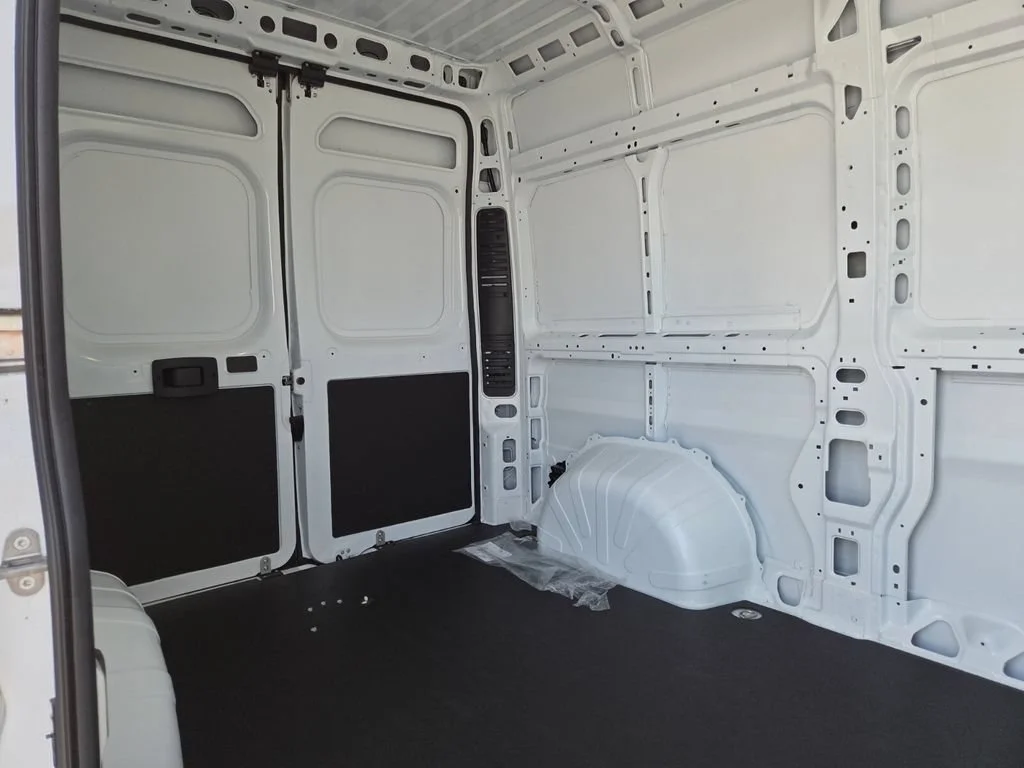 New 2026 Bright White Clear-Coat Exterior Paint RAM Tradesman image 10
