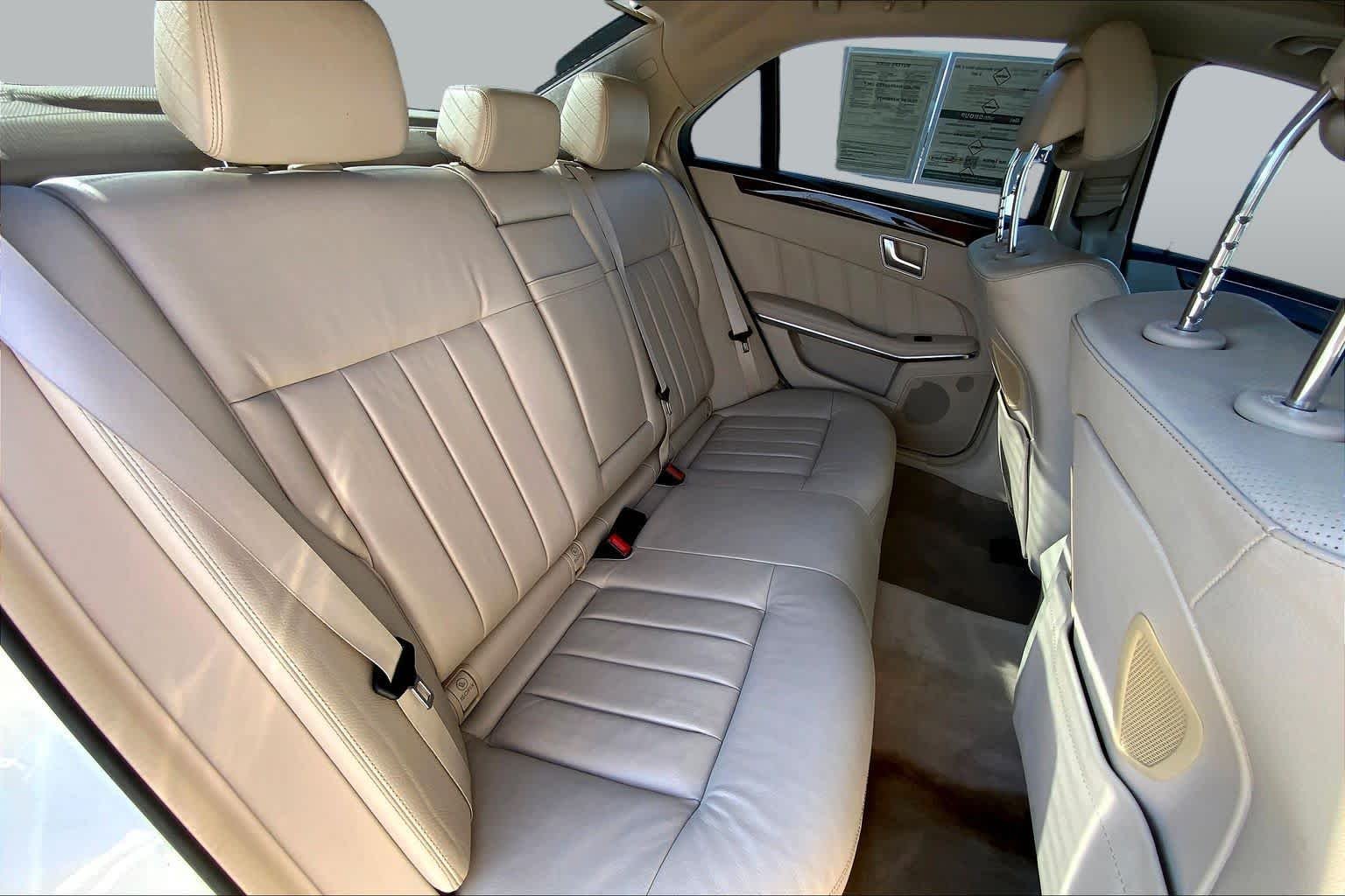 Used 2016 designo Diamond White Metallic Mercedes-Benz E 400 image 18