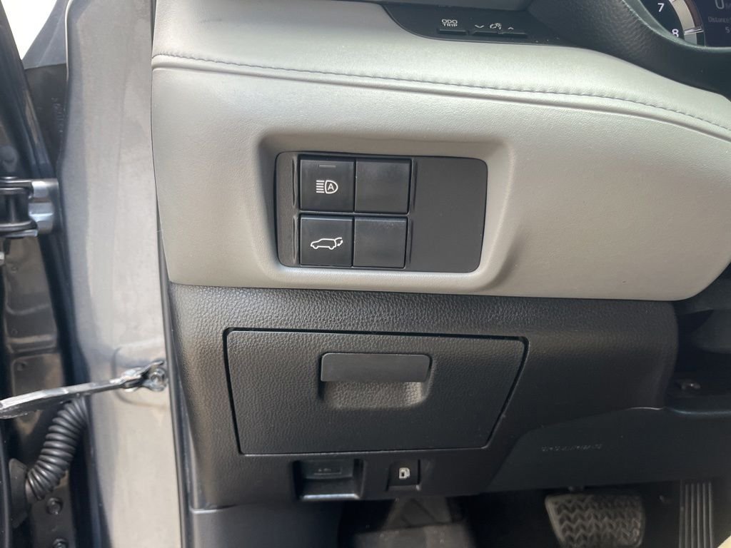 Used 2020 Magnetic Gray Metallic Toyota XLE image 20