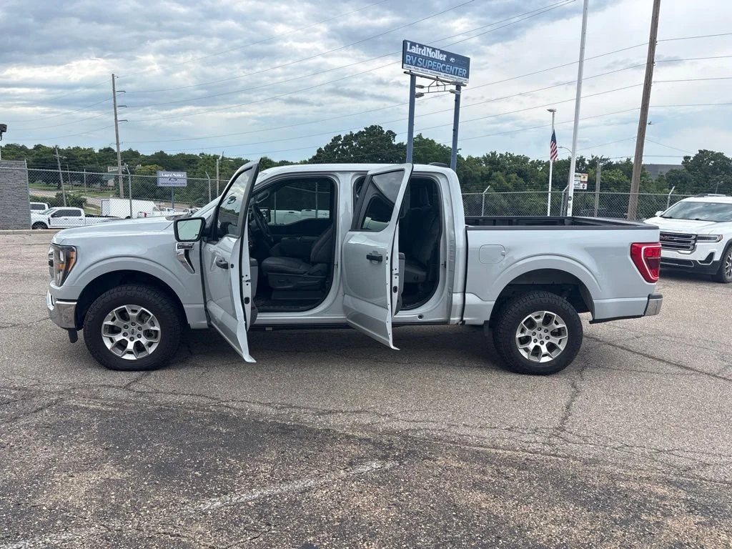 Used 2023 Avalanche Ford XLT image 4