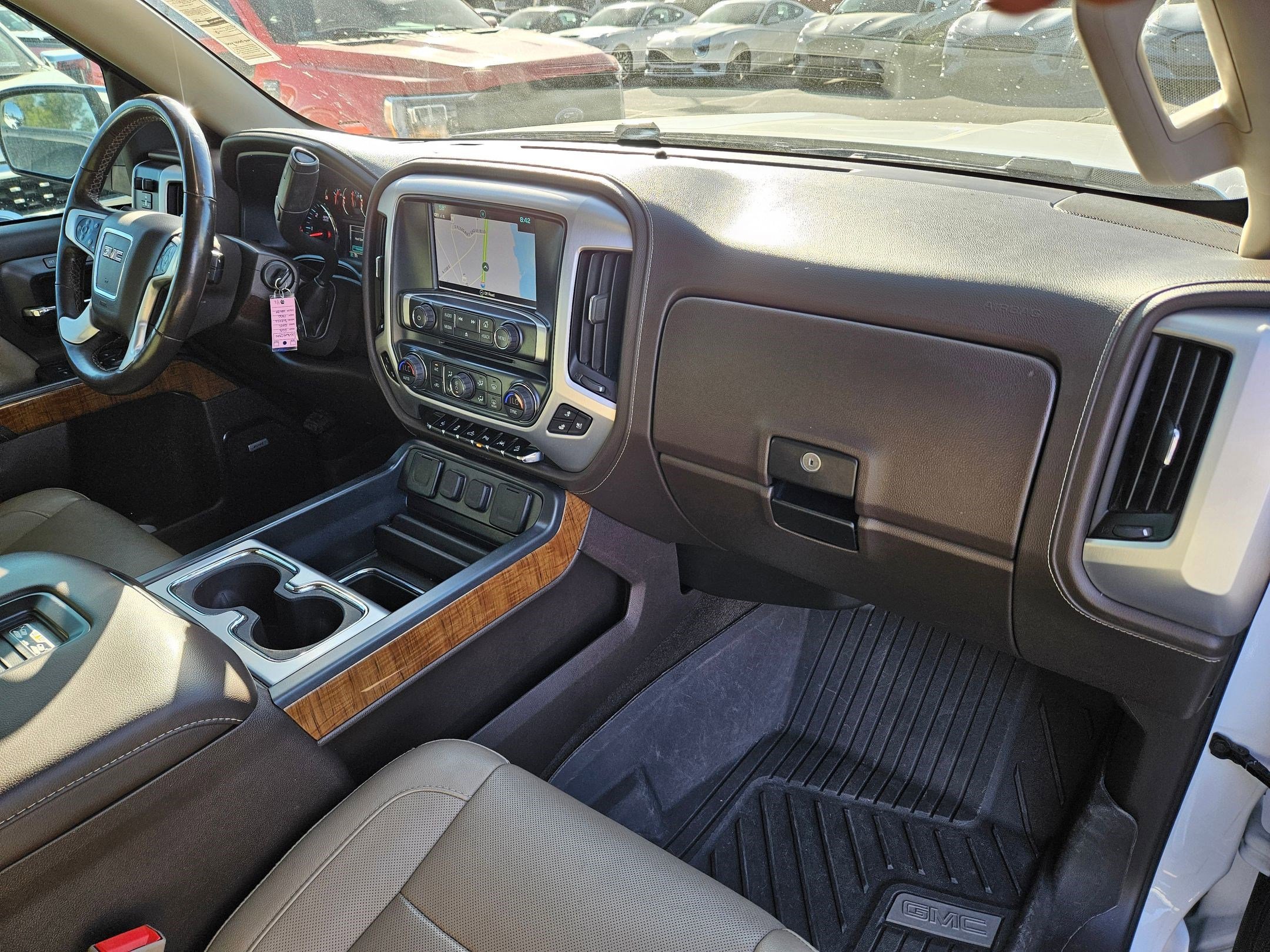 Used 2018 White Frost Tricoat GMC SLT image 33
